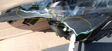 Load image into Gallery viewer, RENAULT CAPTUR I 13- LAMPA REFLEKTOR PRAWY PRZÓD ZWYKŁA H1 260105066R