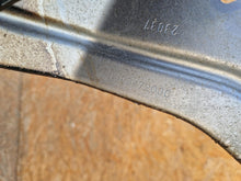 Załaduj zdjęcie do przeglądarki galerii, TESLA MODEL Y 20- BŁOTNIK PRAWY PRZÓD PRZEDNI 149847200C