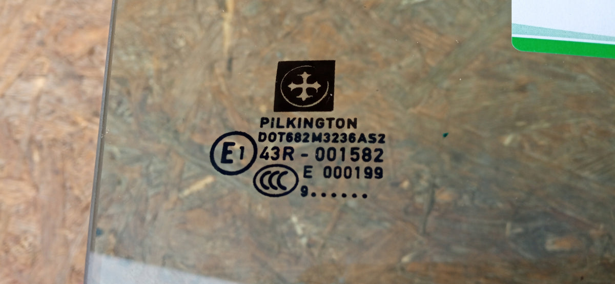 Volkswagen Touran 03- Szyba Boczna Drzwi Prawy Przód Pilkington 8577RGSV5FD — zdjęcie 5 z 6