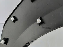Laden Sie das Bild in den Galerie-Viewer, TOYOTA bZ4X BZ4X 21- RADLAUFVERKLEIDUNG HINTEN LINKS 75606-42200