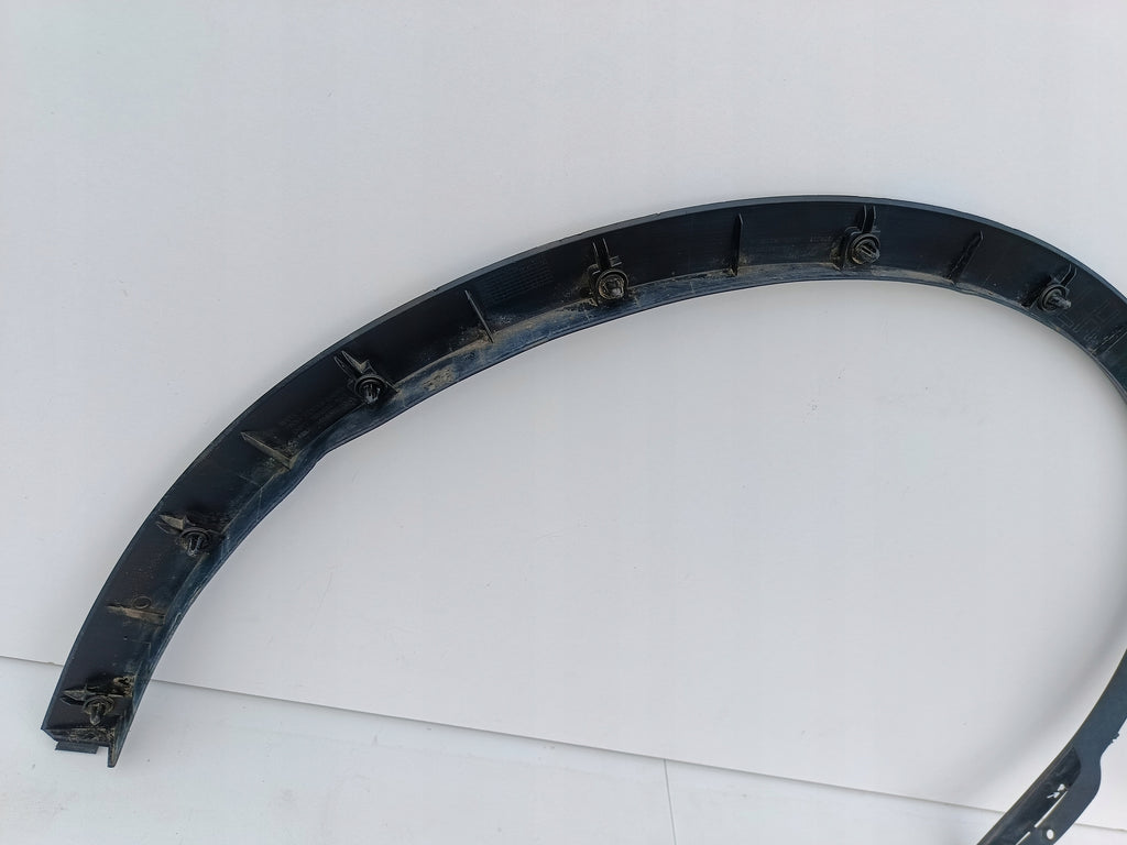 TESLA MODEL Y MY 20- NAKŁADKA LISTWA BŁOTNIKA LEWY PRZÓD 1658695-00-A
