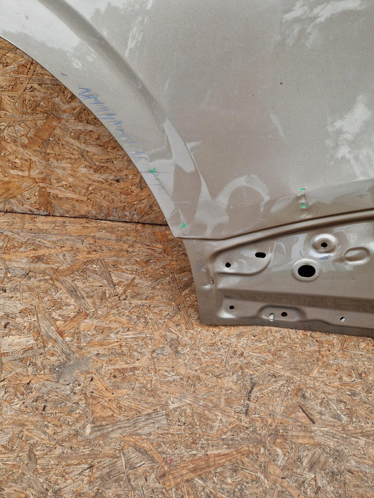Renult Kadjar 15- Rear Right Door Rear 821525757R — photo 4 of 16