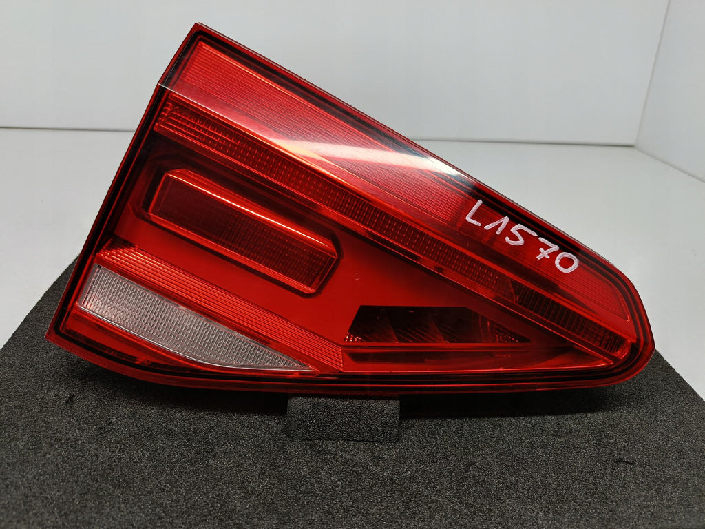 VW TOURAN II 5TA 15- LAMPA KLAPY BAGAŻNIKA LEWY TYŁ 5TA945093D