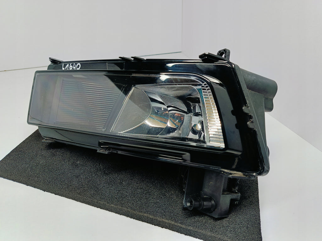 VOLKSWAGEN TOURAN II 15- REFLEKTOR HALOGEN PRZECIWMGŁOWY LEWY 5TA941661A