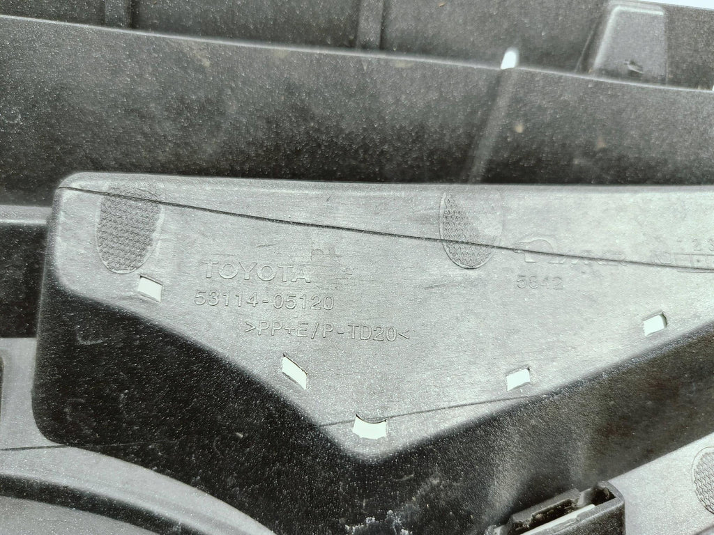 Toyota Avensis T27 LIFT 15- ATRAPA GRILL ZDERZAKA PRZEDNIEGO 53114-05120