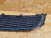 Load image into Gallery viewer, VOLKSWAGEN POLO 6R0 09- ATRAPA KRATKA GRILL ZDERZAKA PRZÓD CHROM 6R0853667B