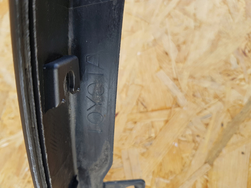 TOYOTA RAV4 RAV IV LISTWA BŁOTNIKA PRAWY PRZÓD
