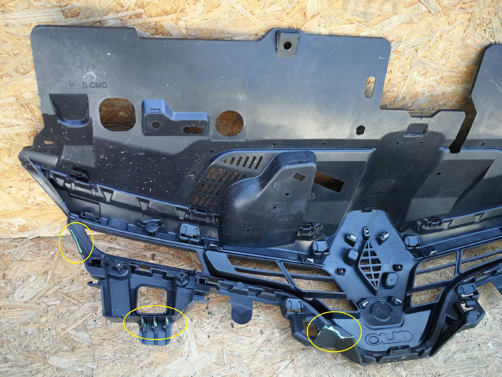 RENAULT CLIO 4 IV 12- KÜHLERGRILL GITTER HALTER STOSSSTANGE VORNE 622563184R