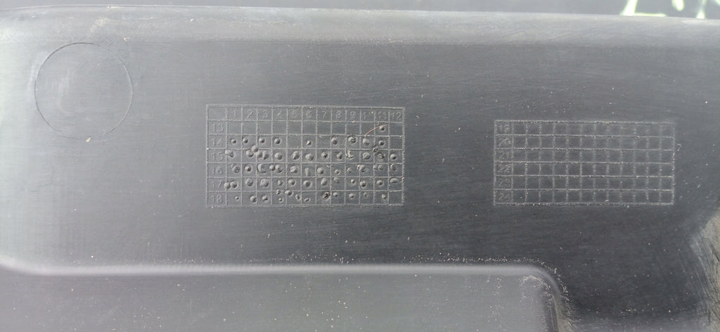RENAULT TRAFIC III 3 14- ATRAPA KRATKA GRILL ZDERZAKA PRZÓD 623108673R