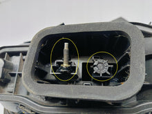 Load image into Gallery viewer, VOLKSWAGEN UP UP! 11- LAMPA LEWA TYLNA LEWY TYŁ 1S0945095G