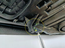 Load image into Gallery viewer, OPEL CROSSLAND X 17- LAMPA PRAWA PRZÓD PRZEDNIA ZWYKŁA H7+LED 13467968