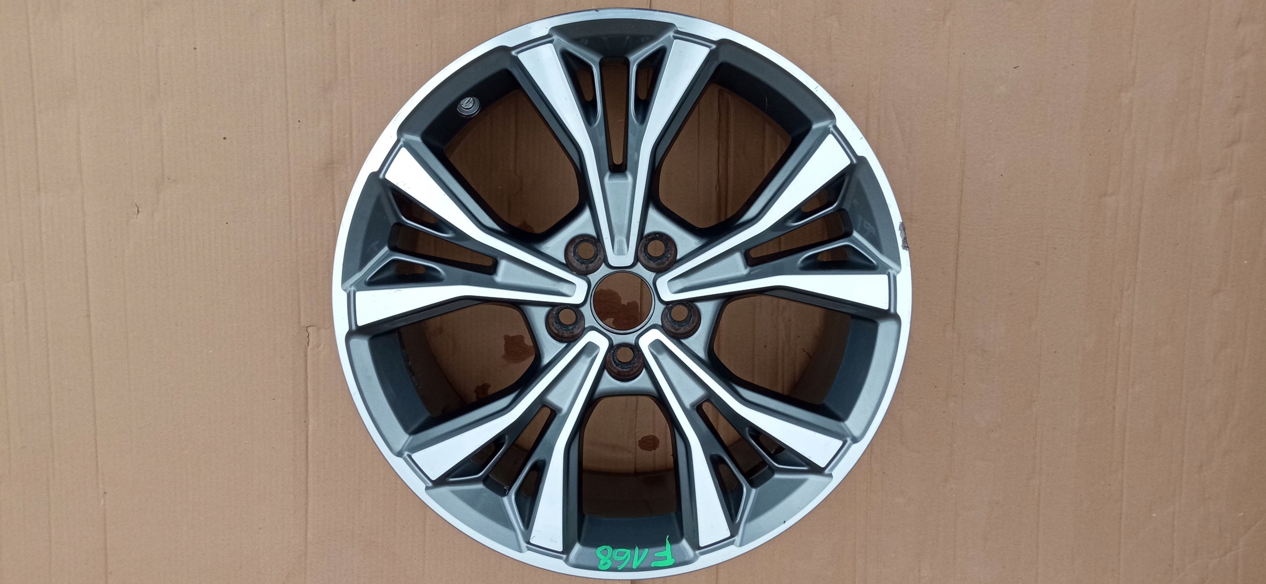 FELGA ALUMINIOWA FORD OE FOMOCO MONDEO KUGA S-MAX 8JX18HZ ET55 GS7J-AA