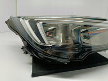 Load image into Gallery viewer, OPEL CROSSLAND X 17- LAMPA PRAWA PRZÓD PRZEDNIA ZWYKŁA H7+LED 13467968