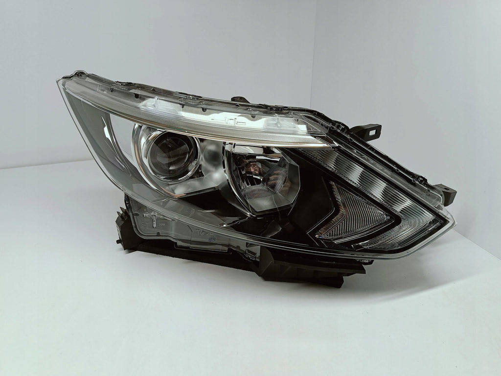 Nissan Qashqai II J11 13- LAMPA PRAWA PRZÓD ZWYKŁA+LED KOITO EU 100-18013