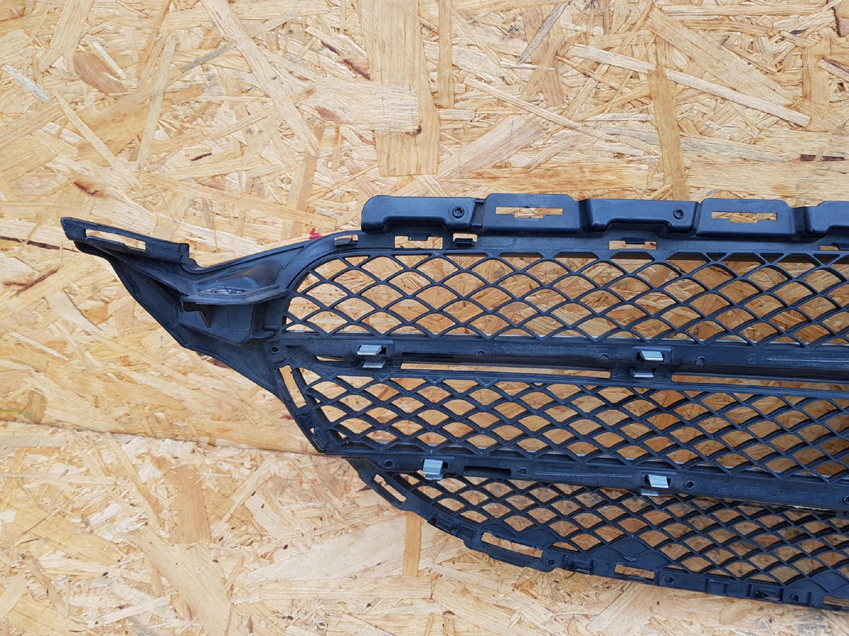 Mercedes C Class W205 14- Grille Grille Grille Front Bumper A2058800783 — photo 14 of 16