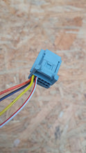 Laden Sie das Bild in den Galerie-Viewer, RENAULT KANGOO IV 22- SPIEGEL LINKS 10+4 PIN KAMERA 963021026R