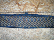 Laden Sie das Bild in den Galerie-Viewer, MERCEDES B KLASSE W246 11- KÜHLERGRILL STOßSTANGE VORNE A2468851122