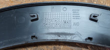 Laden Sie das Bild in den Galerie-Viewer, CITROEN C3 III 16- LEISTE RADLAUF BLENDE RECHTS VORNE 9812088580
