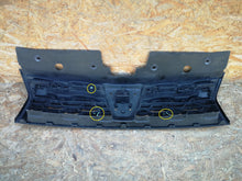 Laden Sie das Bild in den Galerie-Viewer, DACIA DUSTER LIFT 13- KÜHLERGRILL STOSSFÄNGER VORNE 623100838R