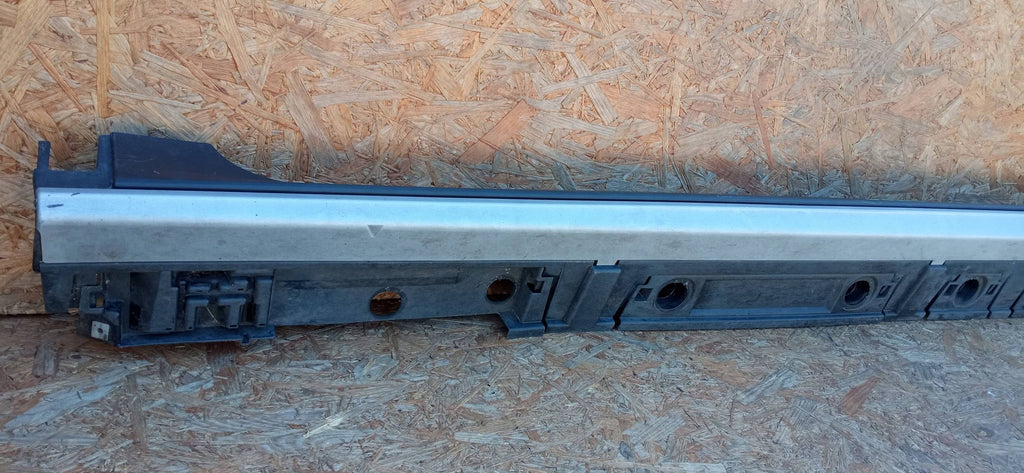 Toyota Corolla E21 XII TREK KOMBI 18- SCHWELLER SCHWELLERLEISTE LINKS 75852-YY010