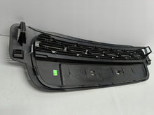 Załaduj zdjęcie do przeglądarki galerii, CITROEN C3 III 16- ATRAPA KRATKA ŚRODKOWA GRILL ZDERZAKA PRZÓD 9812061877