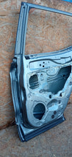 Laden Sie das Bild in den Galerie-Viewer, NISSAN QASHQAI II J11 13- HINTEN RECHTE TÜR HINTEN RECHTS