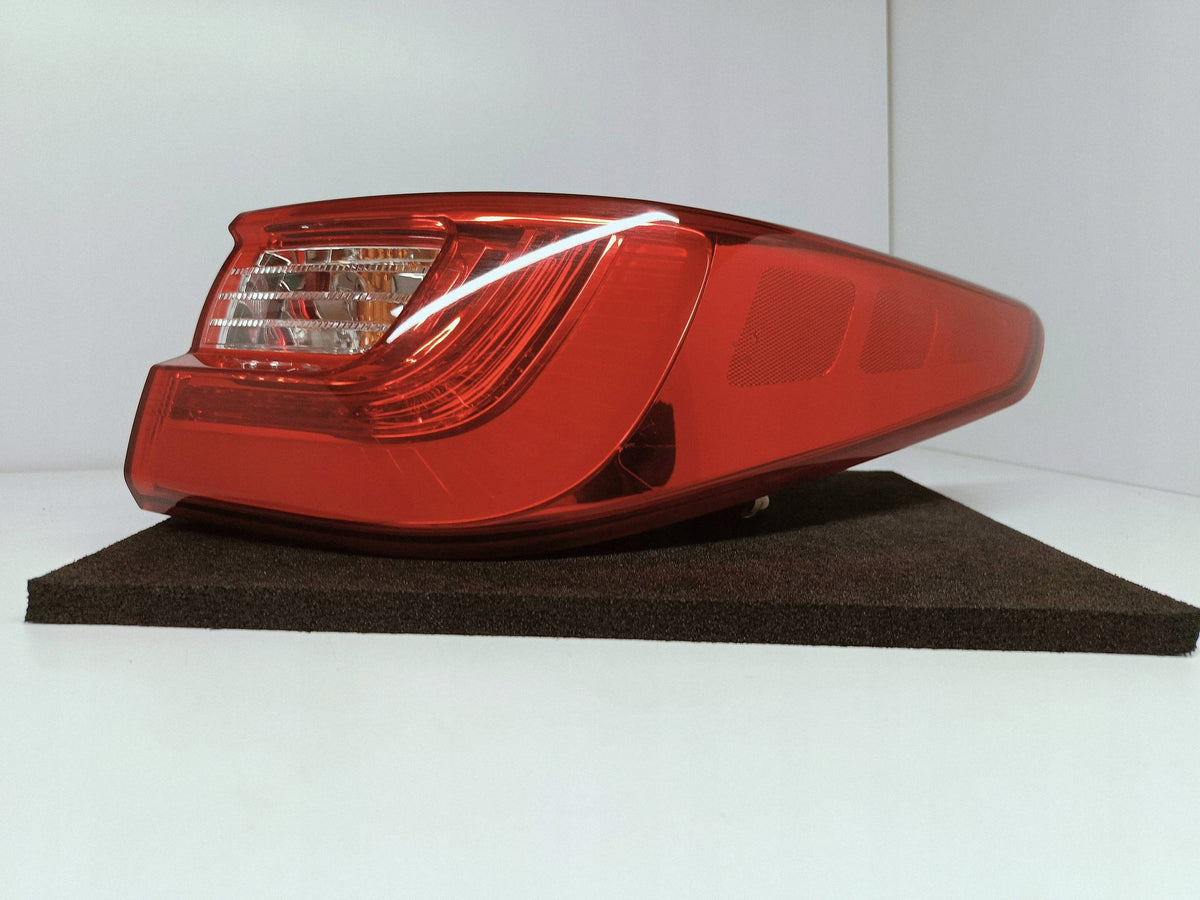 KIA Optima IV Break 15- Feu Arrière Droit LED Origine (oe) 92402-D44 — photo 3 sur 15