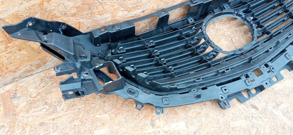 MAZDA 6 III GJ LIFT 15- ATRAPA KRATKA GRILL ZDERZAKA PRZEDNIEGO G46L-50172