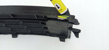 Laden Sie das Bild in den Galerie-Viewer, SKODA RAPID LIFT 17- KÜHLERGRILL STOSSSTANGENGITTER VORNE 5JA853677E