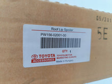 Laden Sie das Bild in den Galerie-Viewer, TOYOTA AURIS II 12- HECKKLAPPENSPOILER CARBON NEU PW156-02001-00