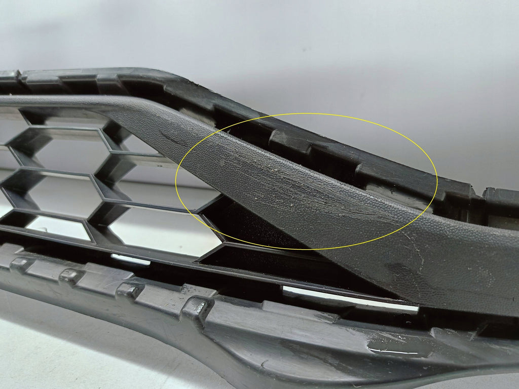 Volkswagen Up UP! LIFT 16- KRATKA ATRAPA GRILL ZDERZAKA PRZÓD 1S0853677F