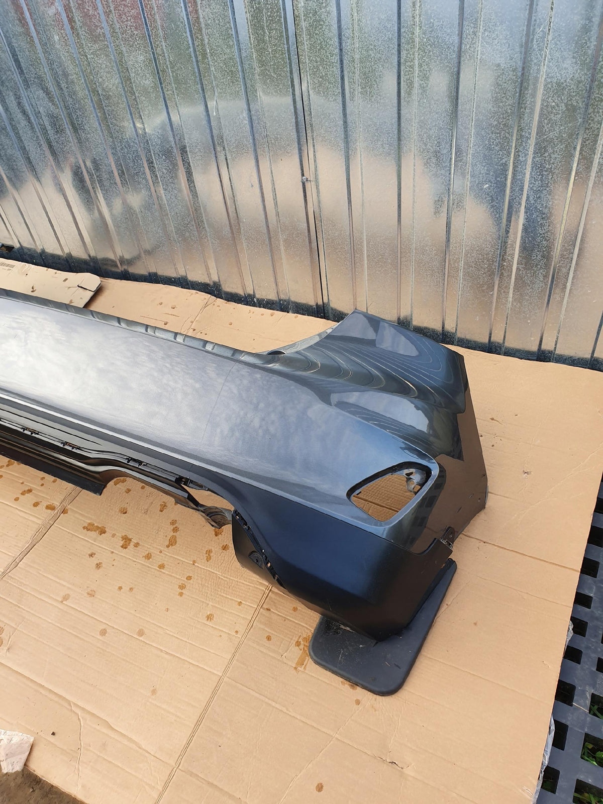 Ford Fiesta MK8 MK 8 Zderzak Tył Tylny — zdjęcie 2 z 8