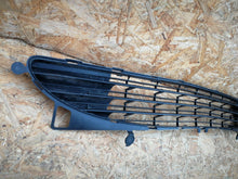 Załaduj zdjęcie do przeglądarki galerii, PEUGEOT 307 01- ATRAPA KRATKA DOLNA GRILL ZDERZAKA PRZÓD 9634014177B