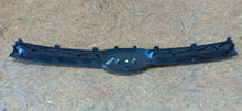 Laden Sie das Bild in den Galerie-Viewer, HYUDAI I10 13- ATRAPA KRATKA ŚRODKOWA GRILL ATRAPA 86351-B9000