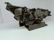 Laden Sie das Bild in den Galerie-Viewer, Toyota bZ4X 22- SCHEINWERFER LINKS VORNE VOLL LED EU KOITO 42-118