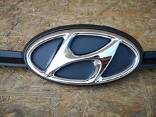 Załaduj zdjęcie do przeglądarki galerii, HYUNDAI I10 II 2 16- LIFT ATRAPA GRILL EMBLEMAT ZDERZAKA PRZÓD 86351-B9500
