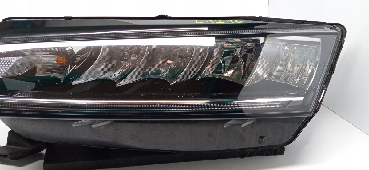 Skoda Octavia IV 4 20- Front Left Light Front Full LED 5E4941015 — photo 3 of 13