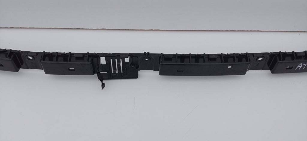 TESLA MODEL 3 LIFT 23- HALTERUNG HALTER MITTELSTÜCK STOSSFÄNGER HINTEN 1757096-00-C