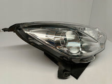 Laden Sie das Bild in den Galerie-Viewer, CITROEN C3 II DS3 LIFT 13- LAMPA PRAWA PRZÓD PRZEDNIA ZWYKŁA 9677033880