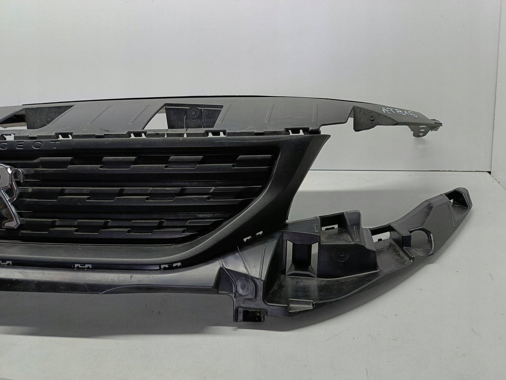 Peugeot Partner IV 4 18- ATRAPA GRILL ZDERZAKA PRZEDNIEGO 9818281980