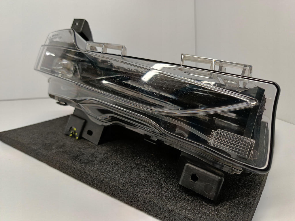 TESLA MODEL Y MY 20-HALOGEN TAGFAHRLICHT RECHTS NEBELSCHEINWERFER LED 1507933-00-C