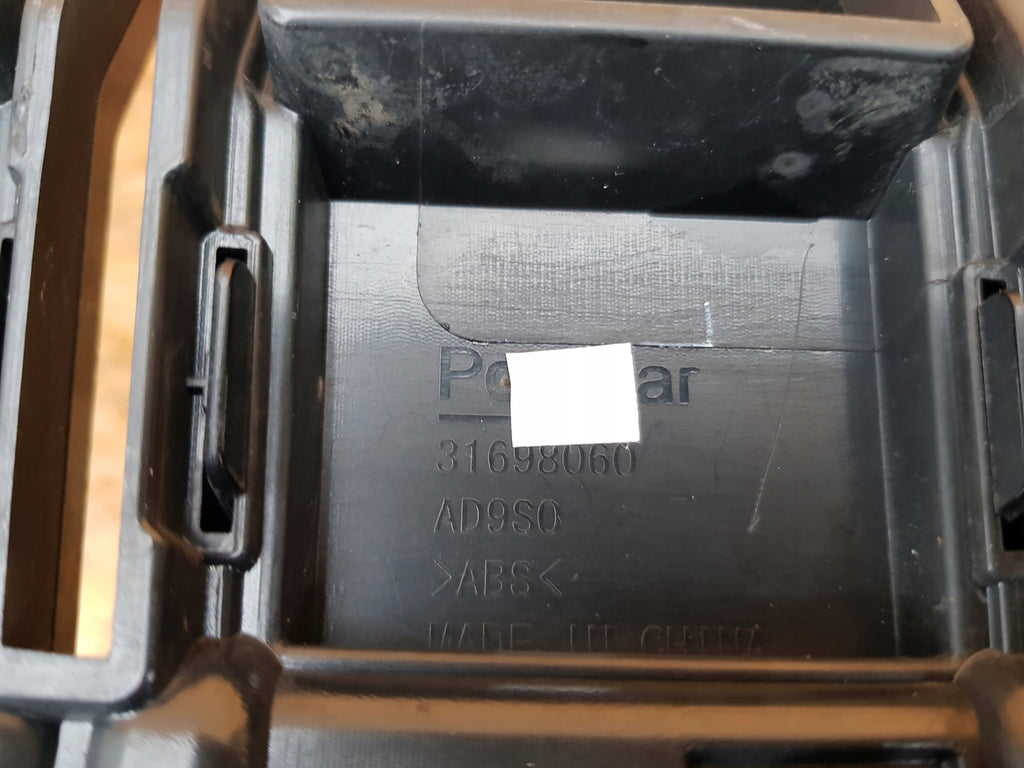 POLESTAR II 2 20- ATRAPA GRILL KRATKA ZDERZAKA PRZÓD KAMERA RADAR 31698060