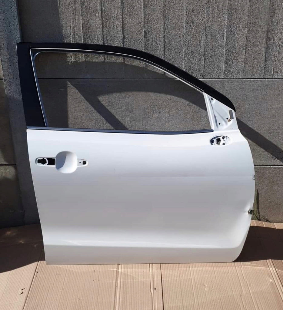 Suzuki Baleno Drzwi przednie prawe przód prawy