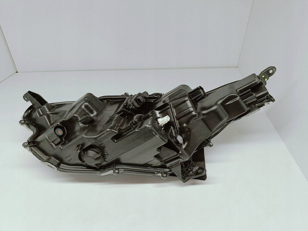Toyota Yaris IV 4 XP21 19- LAMPA PRAWA PRZÓD PRZEDNIA FULL LED KOITO K0-8