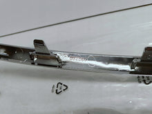 Załaduj zdjęcie do przeglądarki galerii, Citroen C4 Grand Picasso II 13- LISTWA CHROM ZDERZAKA PRZÓD AA36435923