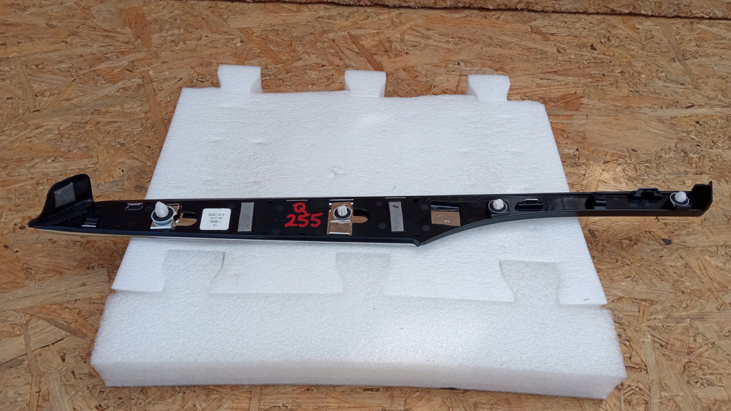 TOYOTA COROLLA CROSS OBERE ZIERLEISTE CHROM LINKS