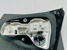 Laden Sie das Bild in den Galerie-Viewer, VOLKSWAGEN GOLF VII 7 HB 12- KOFFERRAUMKLAPPENLEUCHTE LINKS HINTEN 5G0945093AE