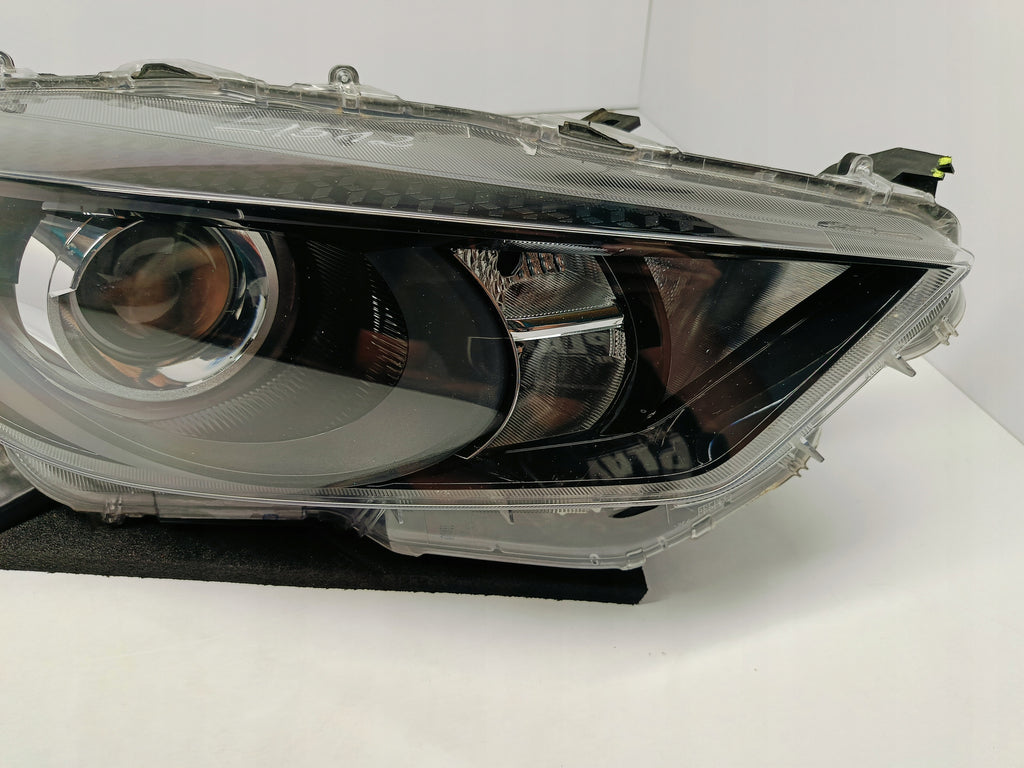 TOYOTA YARIS IV 4 P21 19-LAMPA REFLEKTOR PRAWY PRZÓD SOCZEWKA KOITO K0-6 EU