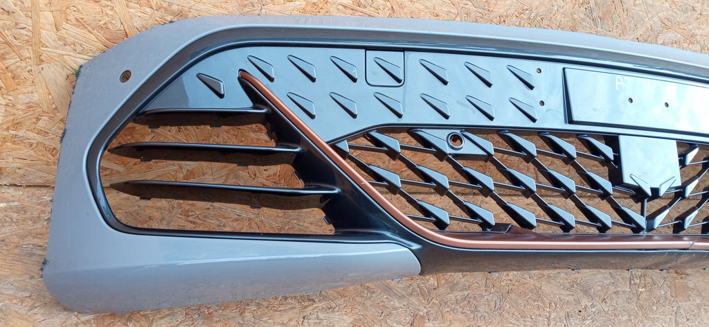SEAT CUPRA BORN 21- ATRAPA GRILL KRATKA ŚRODKOWA ZDERZAKA PRZÓD 10E805903C