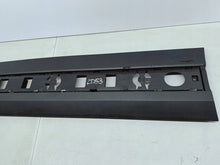 Laden Sie das Bild in den Galerie-Viewer, KIA EV3 EV-3 24- TÜRVERKLEIDUNG VORNE LINKS 87723-EV000
